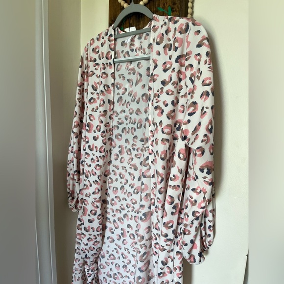 Kimono Elegant Beautiful HoneyMe Leopard Pink Brown Cream Kimono, Women’s Sz L - Picture 1 of 10